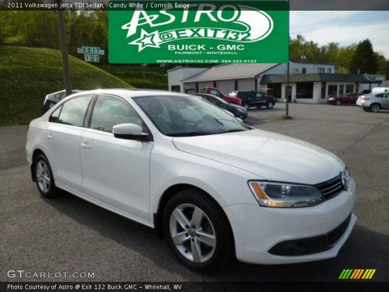 Candy White / Cornsilk Beige 2011 Volkswagen Jetta TDI Sedan
