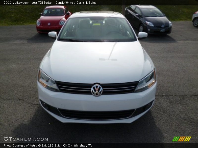 Candy White / Cornsilk Beige 2011 Volkswagen Jetta TDI Sedan