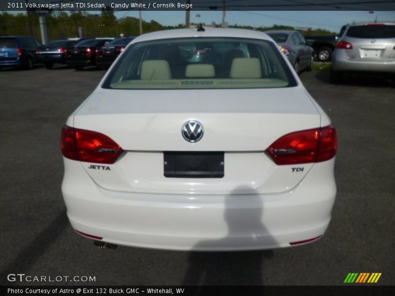 Candy White / Cornsilk Beige 2011 Volkswagen Jetta TDI Sedan