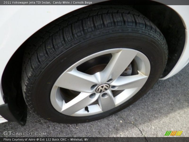 Candy White / Cornsilk Beige 2011 Volkswagen Jetta TDI Sedan