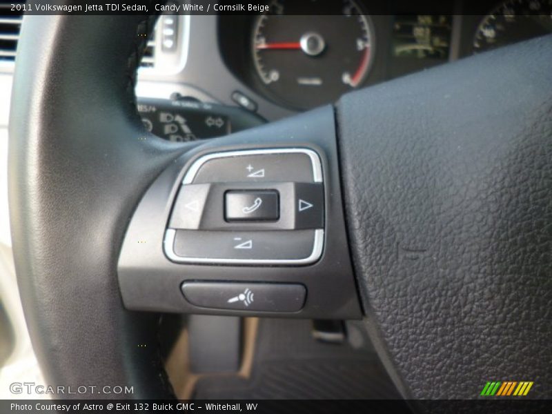 Candy White / Cornsilk Beige 2011 Volkswagen Jetta TDI Sedan