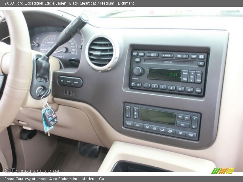 Black Clearcoat / Medium Parchment 2003 Ford Expedition Eddie Bauer