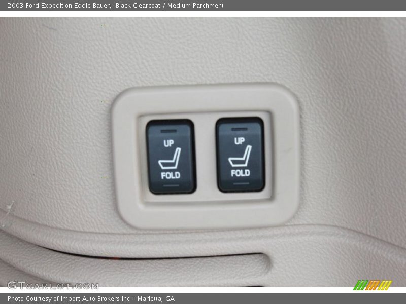 Black Clearcoat / Medium Parchment 2003 Ford Expedition Eddie Bauer