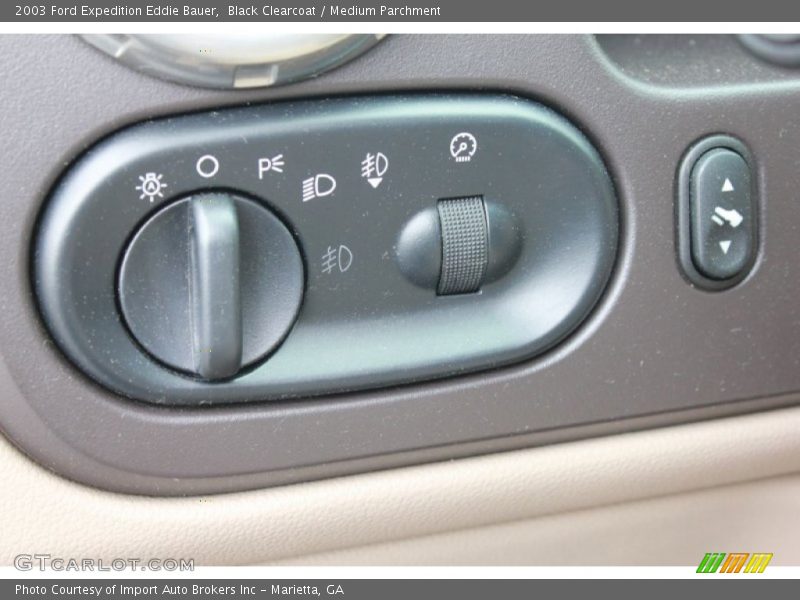 Black Clearcoat / Medium Parchment 2003 Ford Expedition Eddie Bauer