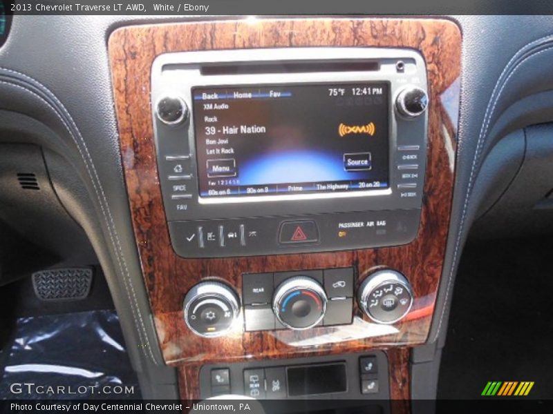 Controls of 2013 Traverse LT AWD