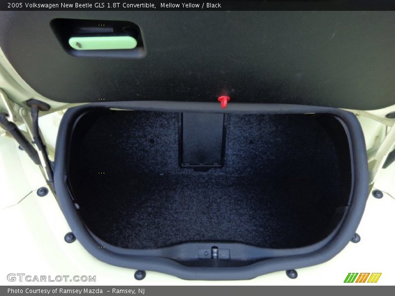 Mellow Yellow / Black 2005 Volkswagen New Beetle GLS 1.8T Convertible