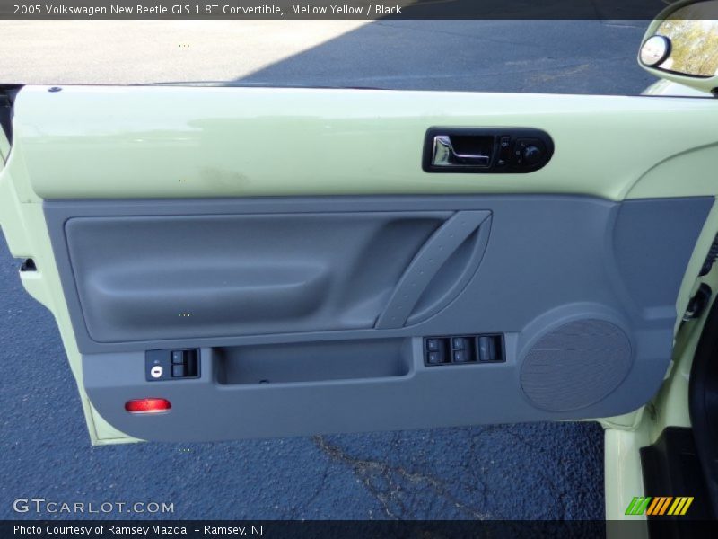 Mellow Yellow / Black 2005 Volkswagen New Beetle GLS 1.8T Convertible