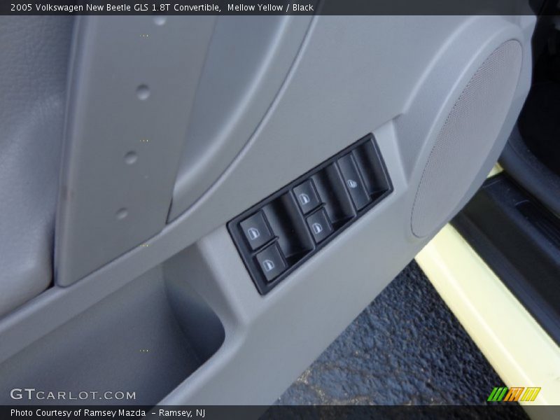 Mellow Yellow / Black 2005 Volkswagen New Beetle GLS 1.8T Convertible