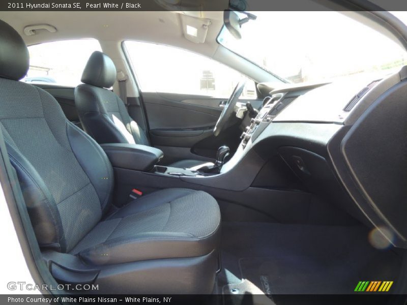 Pearl White / Black 2011 Hyundai Sonata SE
