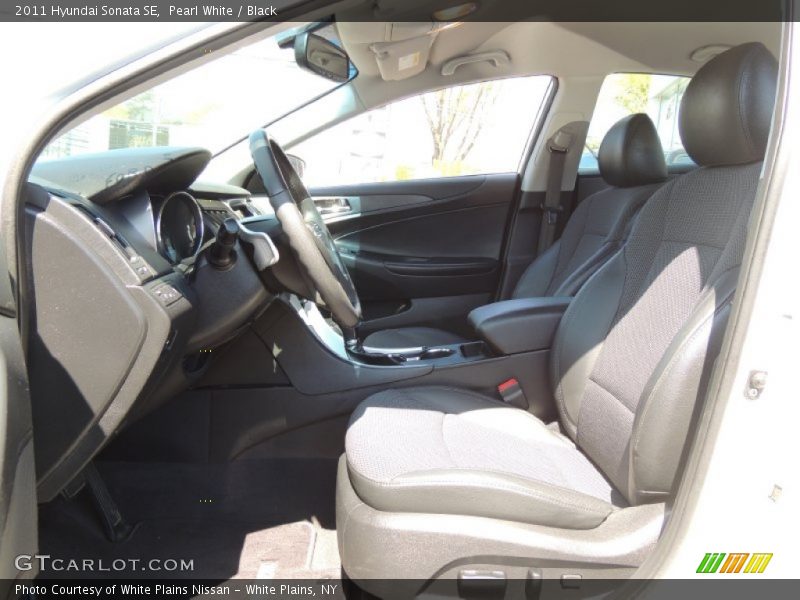 Pearl White / Black 2011 Hyundai Sonata SE