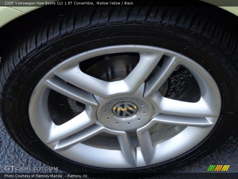 Mellow Yellow / Black 2005 Volkswagen New Beetle GLS 1.8T Convertible