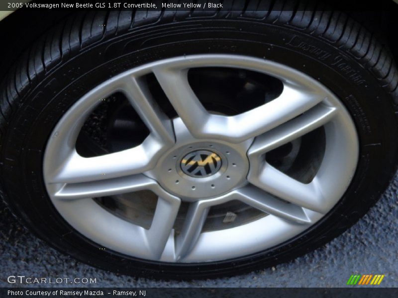 Mellow Yellow / Black 2005 Volkswagen New Beetle GLS 1.8T Convertible