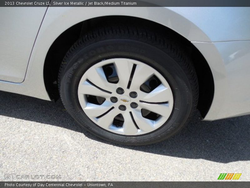 Silver Ice Metallic / Jet Black/Medium Titanium 2013 Chevrolet Cruze LS