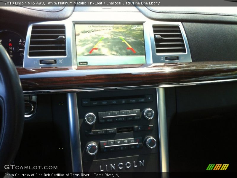 White Platinum Metallic Tri-Coat / Charcoal Black/Fine Line Ebony 2010 Lincoln MKS AWD