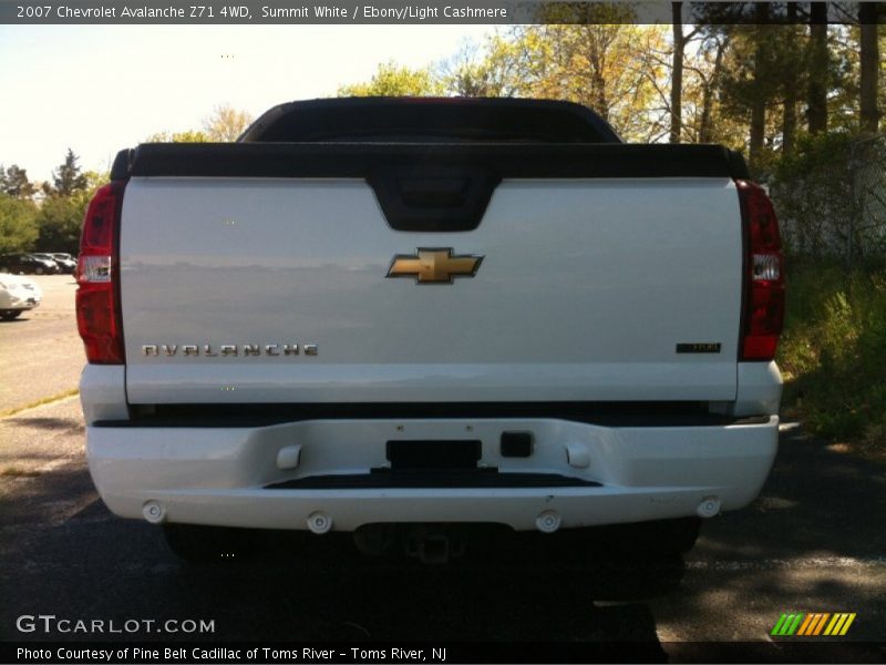 Summit White / Ebony/Light Cashmere 2007 Chevrolet Avalanche Z71 4WD