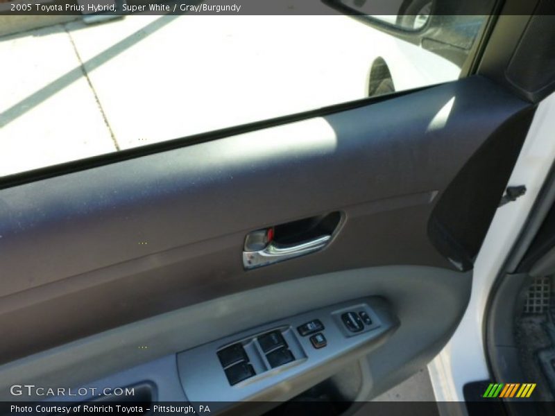 Super White / Gray/Burgundy 2005 Toyota Prius Hybrid