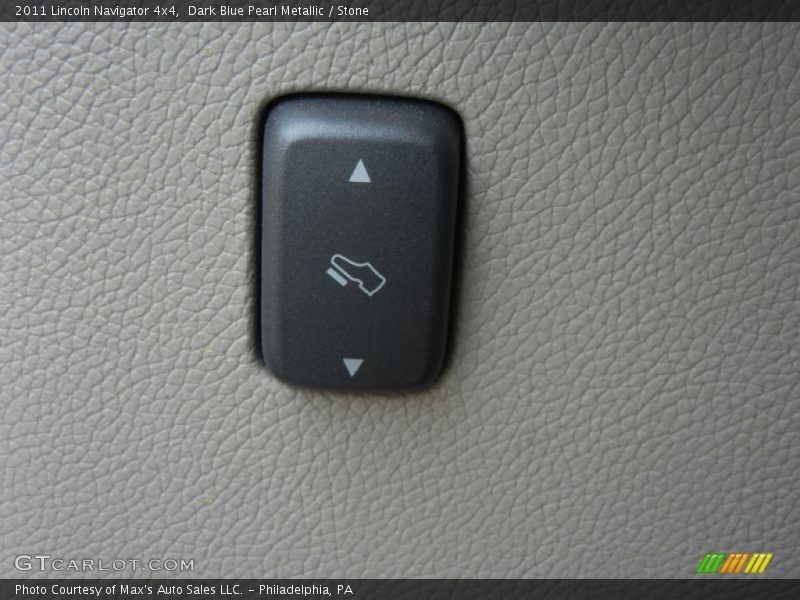 Dark Blue Pearl Metallic / Stone 2011 Lincoln Navigator 4x4