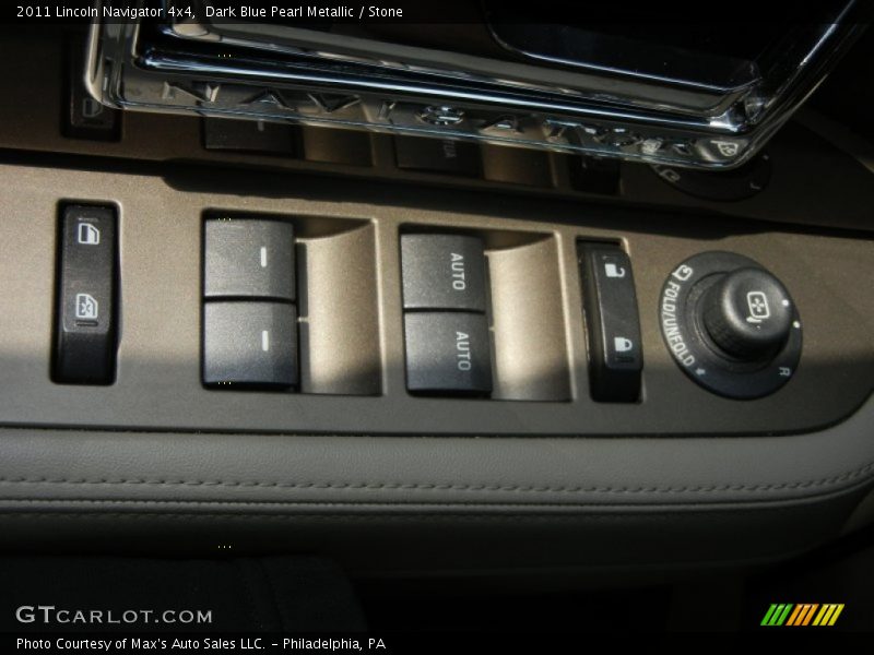 Dark Blue Pearl Metallic / Stone 2011 Lincoln Navigator 4x4