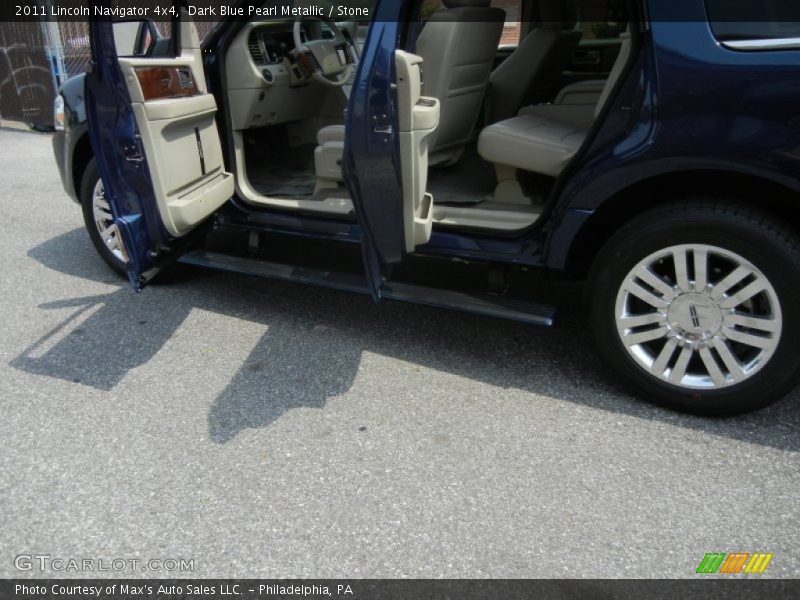 Dark Blue Pearl Metallic / Stone 2011 Lincoln Navigator 4x4