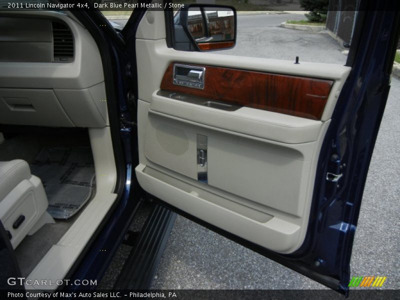 Dark Blue Pearl Metallic / Stone 2011 Lincoln Navigator 4x4