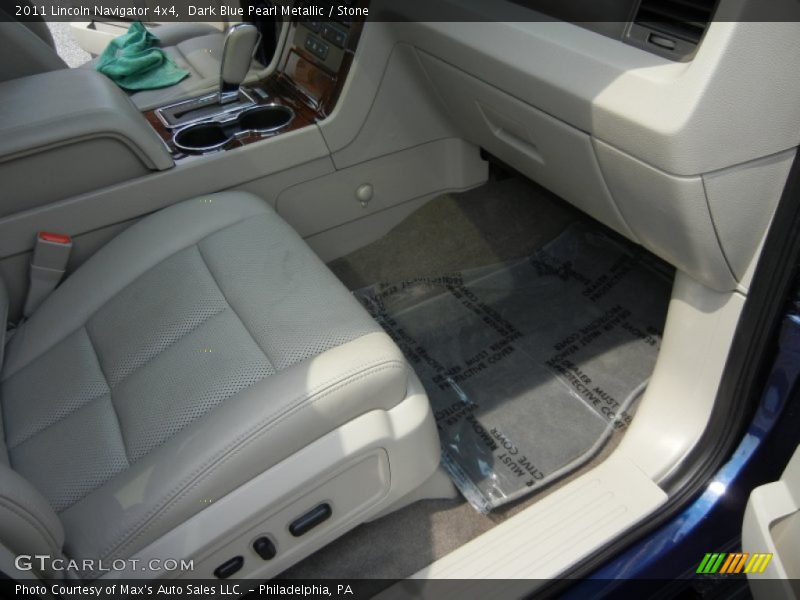 Dark Blue Pearl Metallic / Stone 2011 Lincoln Navigator 4x4