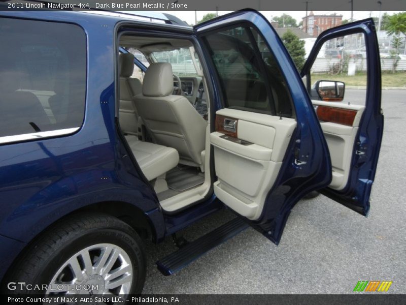 Dark Blue Pearl Metallic / Stone 2011 Lincoln Navigator 4x4