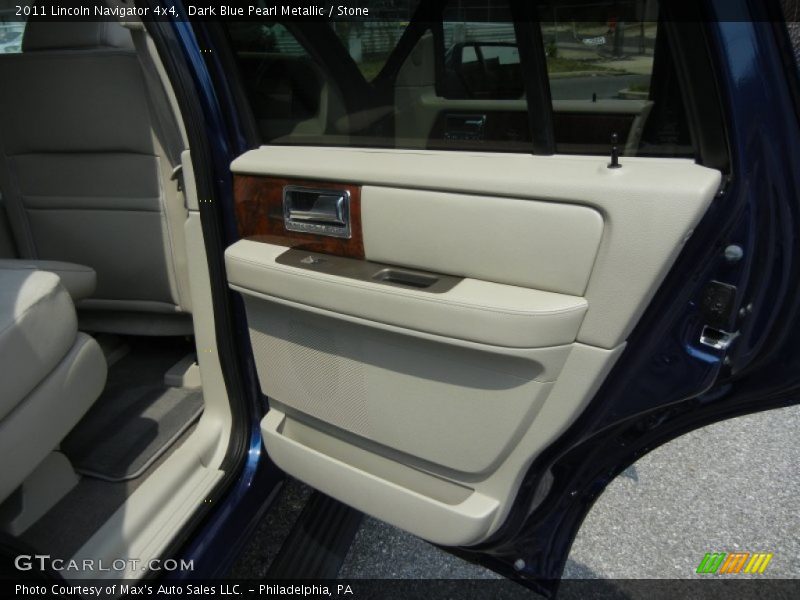 Dark Blue Pearl Metallic / Stone 2011 Lincoln Navigator 4x4