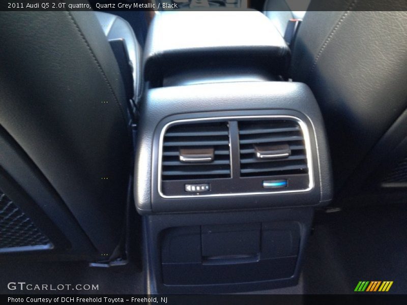 Quartz Grey Metallic / Black 2011 Audi Q5 2.0T quattro