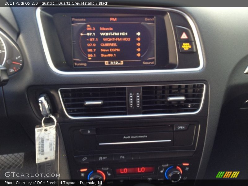 Quartz Grey Metallic / Black 2011 Audi Q5 2.0T quattro
