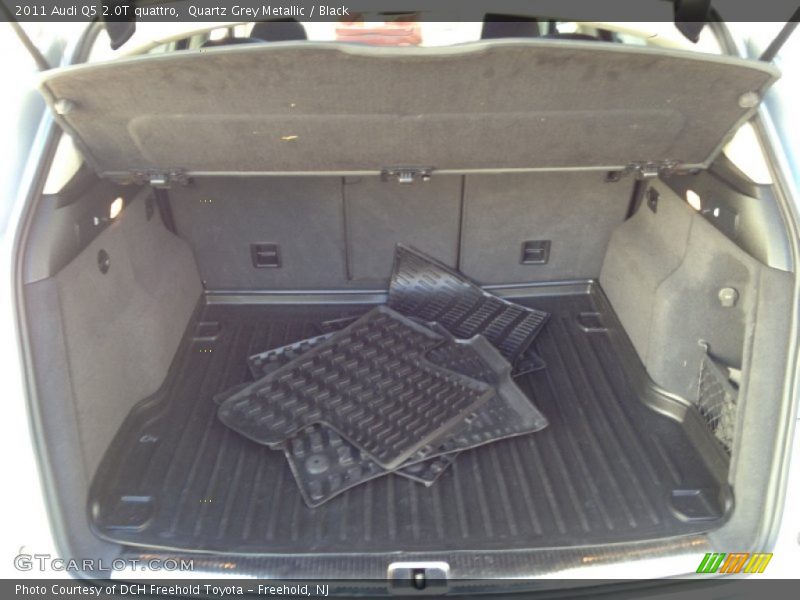 Quartz Grey Metallic / Black 2011 Audi Q5 2.0T quattro