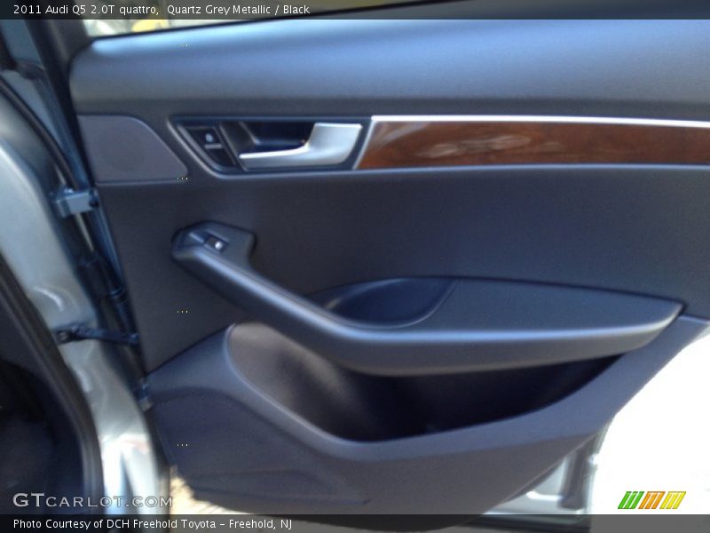 Quartz Grey Metallic / Black 2011 Audi Q5 2.0T quattro