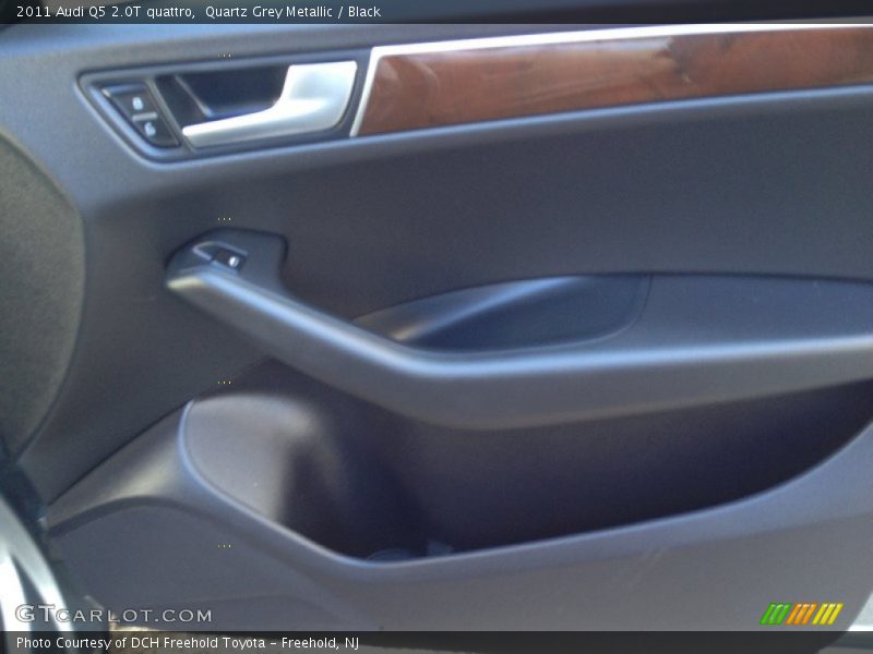 Quartz Grey Metallic / Black 2011 Audi Q5 2.0T quattro
