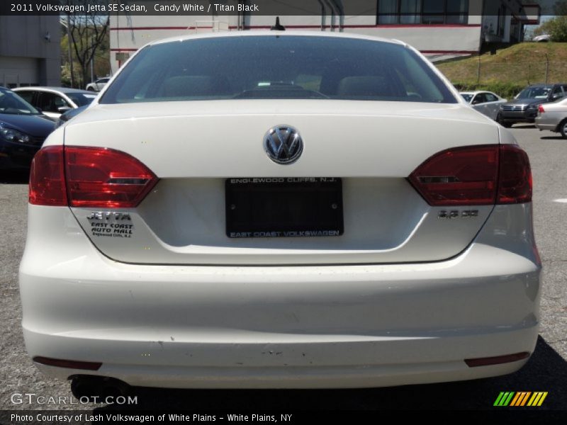 Candy White / Titan Black 2011 Volkswagen Jetta SE Sedan