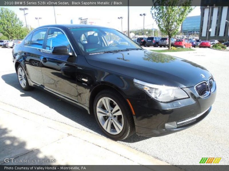 Front 3/4 View of 2010 5 Series 528i xDrive Sedan