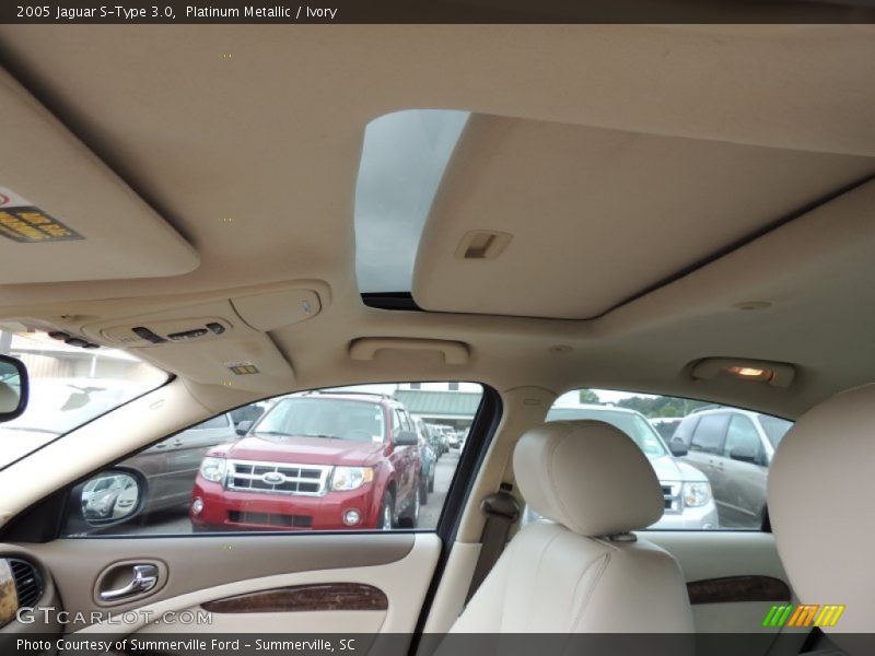 Platinum Metallic / Ivory 2005 Jaguar S-Type 3.0