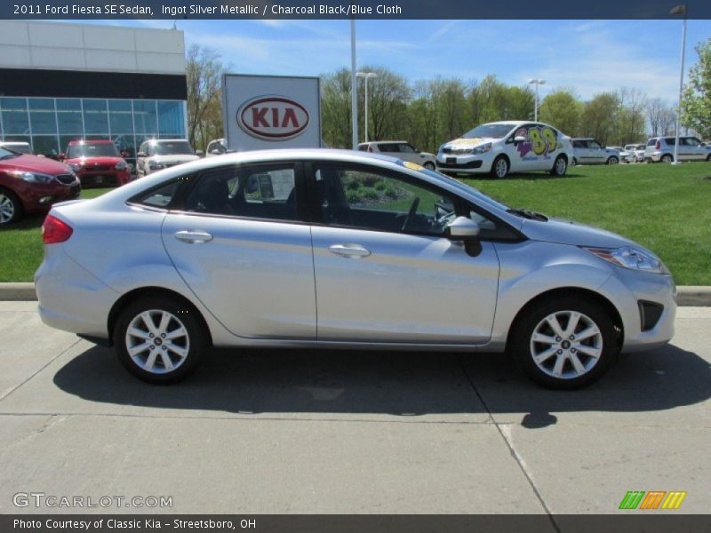Ingot Silver Metallic / Charcoal Black/Blue Cloth 2011 Ford Fiesta SE Sedan