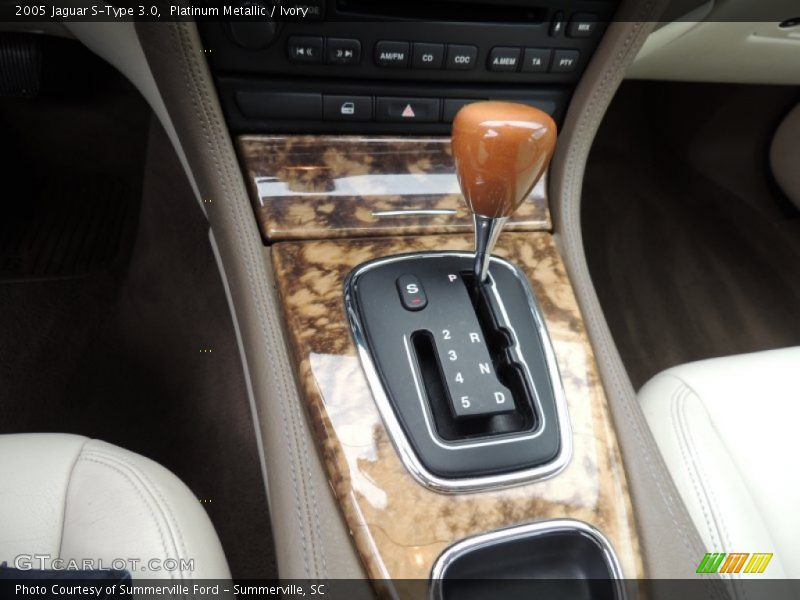 Platinum Metallic / Ivory 2005 Jaguar S-Type 3.0