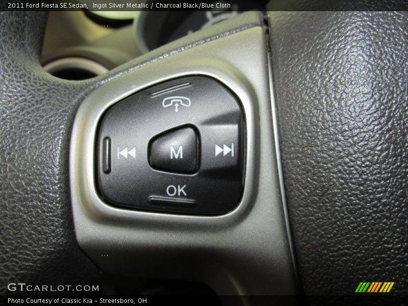 Ingot Silver Metallic / Charcoal Black/Blue Cloth 2011 Ford Fiesta SE Sedan
