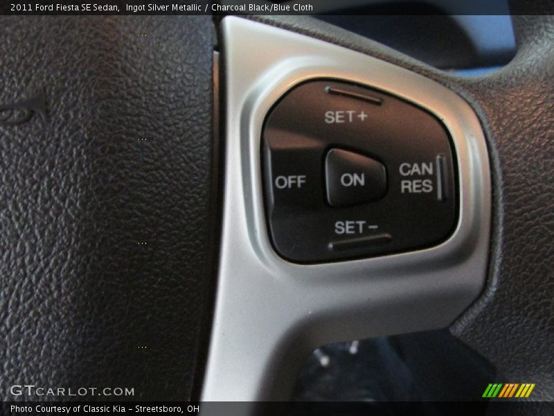 Ingot Silver Metallic / Charcoal Black/Blue Cloth 2011 Ford Fiesta SE Sedan