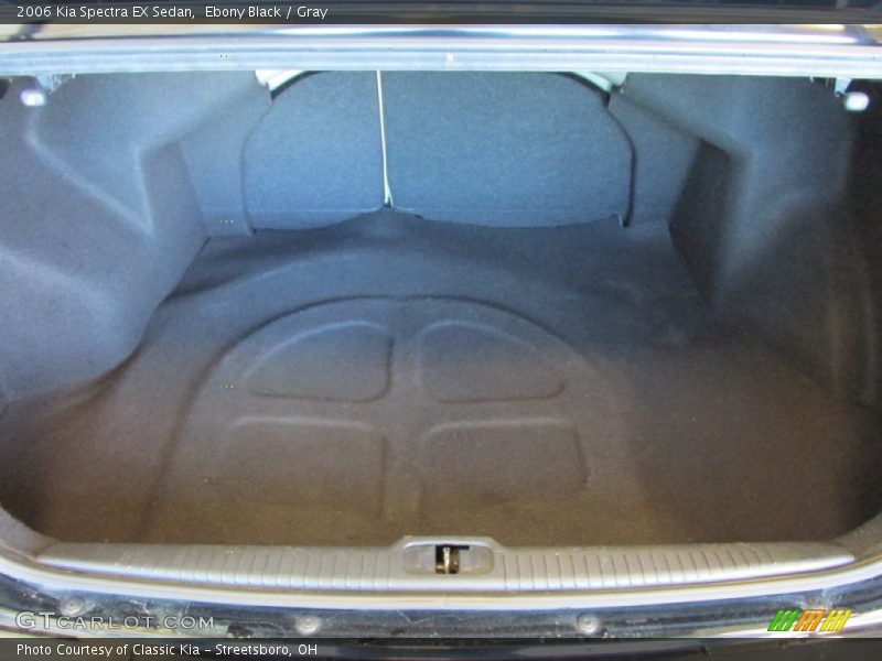  2006 Spectra EX Sedan Trunk