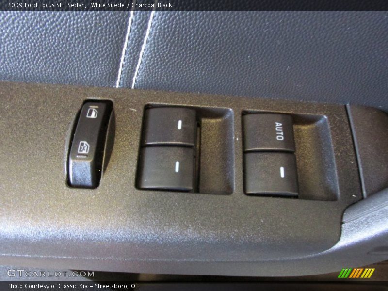 White Suede / Charcoal Black 2009 Ford Focus SEL Sedan