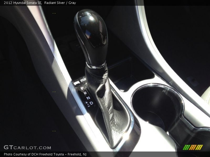 Radiant Silver / Gray 2012 Hyundai Sonata SE