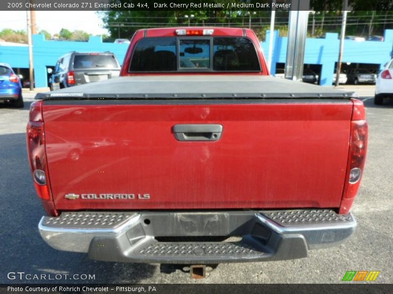 Dark Cherry Red Metallic / Medium Dark Pewter 2005 Chevrolet Colorado Z71 Extended Cab 4x4