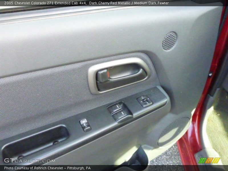 Dark Cherry Red Metallic / Medium Dark Pewter 2005 Chevrolet Colorado Z71 Extended Cab 4x4