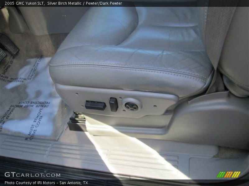 Silver Birch Metallic / Pewter/Dark Pewter 2005 GMC Yukon SLT