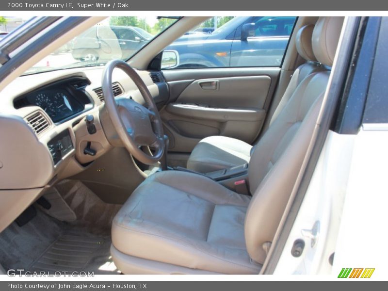 Super White / Oak 2000 Toyota Camry LE