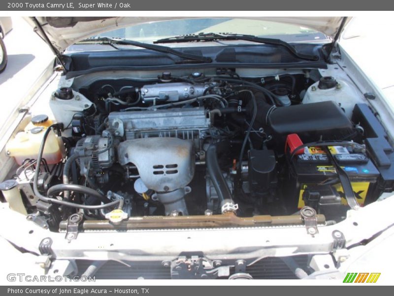 Super White / Oak 2000 Toyota Camry LE