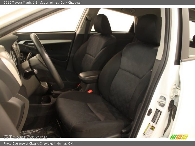 Super White / Dark Charcoal 2010 Toyota Matrix 1.8