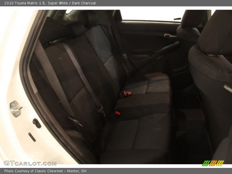 Super White / Dark Charcoal 2010 Toyota Matrix 1.8