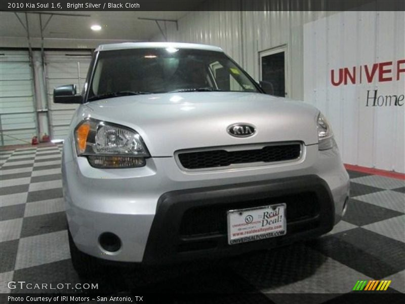 Bright Silver / Black Cloth 2010 Kia Soul 1.6